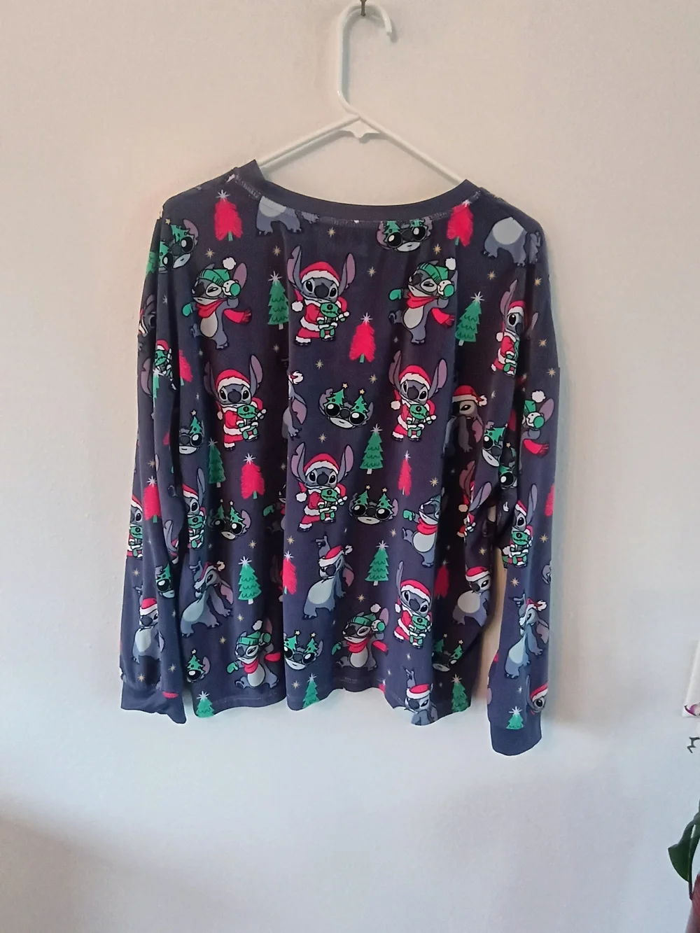 Disney Stitch Christmas Pajama Set XL 16-18 Holiday Lounge Sleepwear Cozy Eomen - Picture 6 of 11